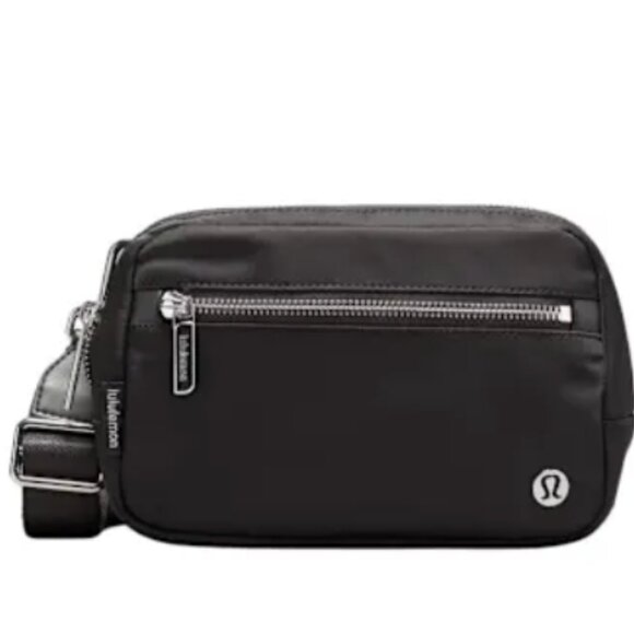 LuLulemon | Convertible Everywhere Crossbody Belt Bag - Picture 2 of 16